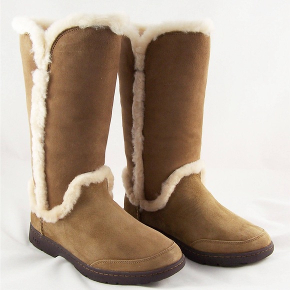 UGG Shoes - Ugg Australian boots tan size 6